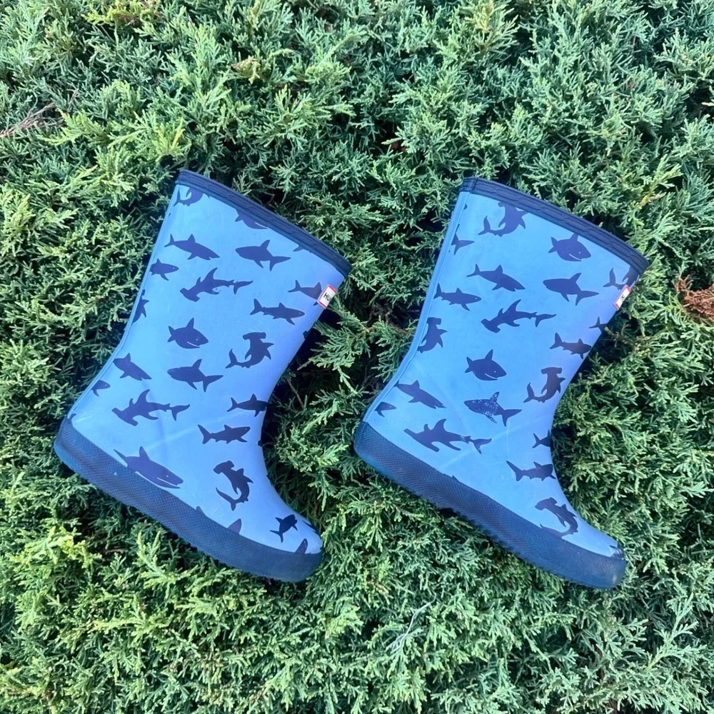 Hunter Kids' First Classic Shark Print Rain Boots Toddler Size 10 Blue